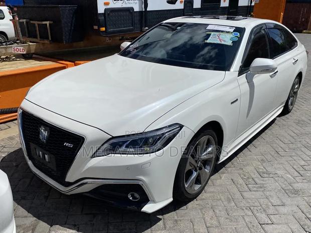 Toyota Crown 2019 White