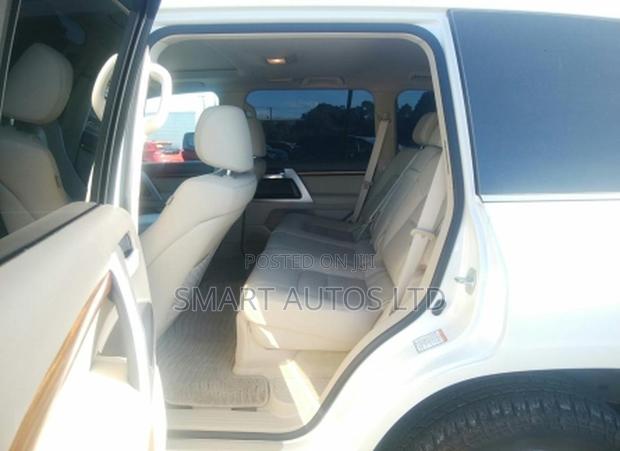 Toyota Land Cruiser 4.6 V8 AX G Selection 2018 White