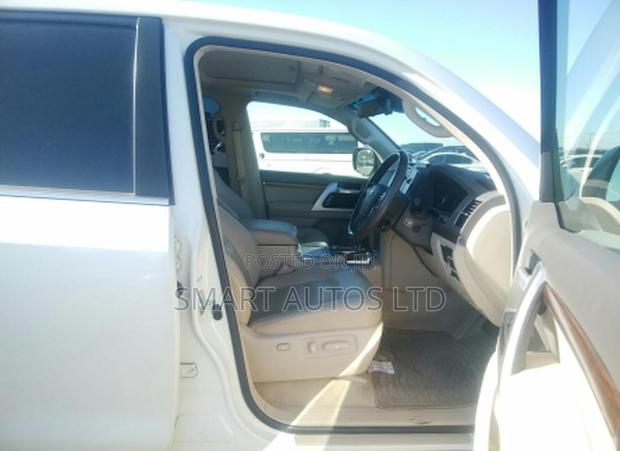 Toyota Land Cruiser 4.6 V8 AX G Selection 2018 White
