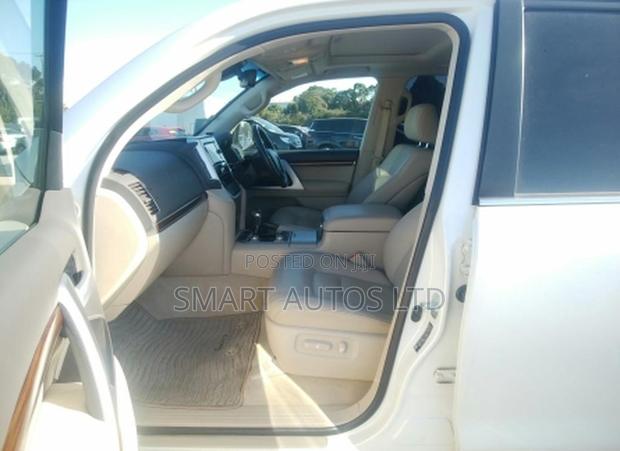Toyota Land Cruiser 4.6 V8 AX G Selection 2018 White