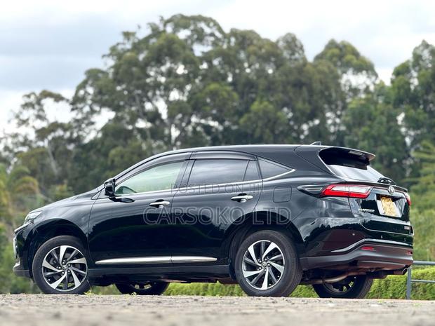 Toyota Harrier 2.0 4WD 2018 Black