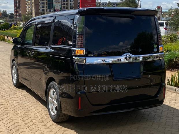 Toyota Voxy 2018 Black