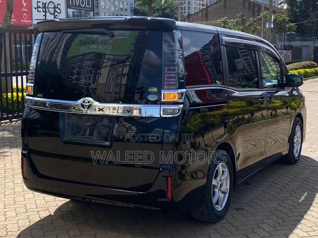 Toyota Voxy 2018 Black