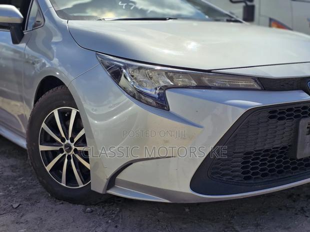 Toyota Corolla LE Eco (1.8L 4cyl 2A) 2019 Silver