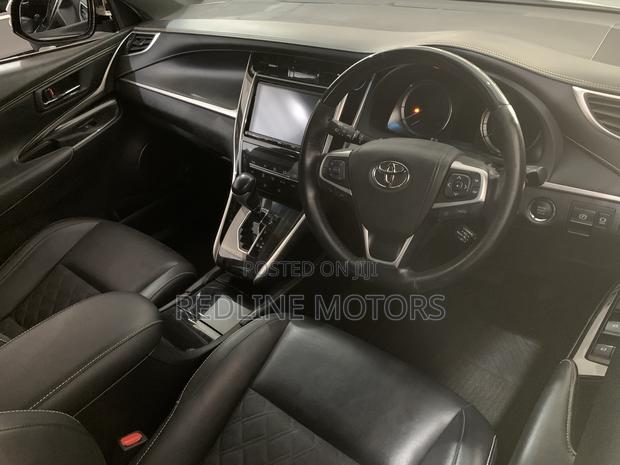 Toyota Harrier 2.0 2018 Silver