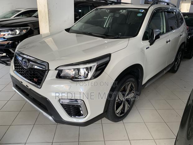 Subaru Forester 2.5i Premium AWD 2018 Off white