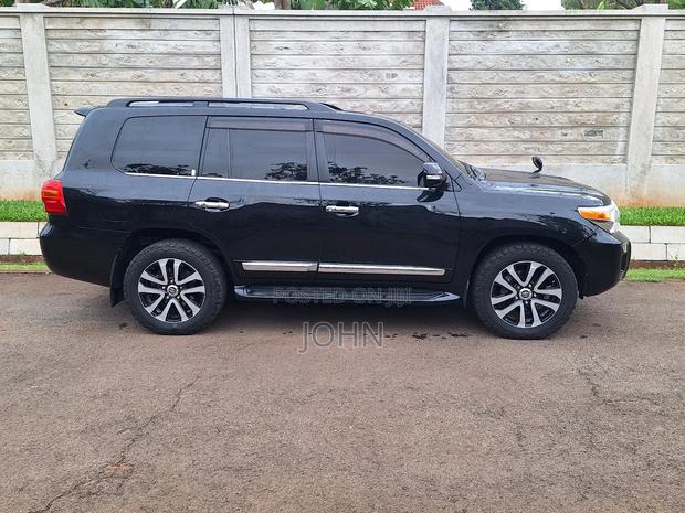 Toyota Land Cruiser 4.6 V8 ZX 2015 Black