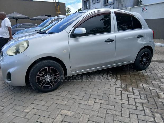 Nissan March 1.2 AWD 2017 Silver
