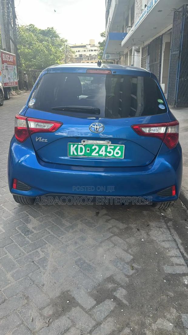 Toyota Vitz 1.3 FWD 5dr 2018 Blue