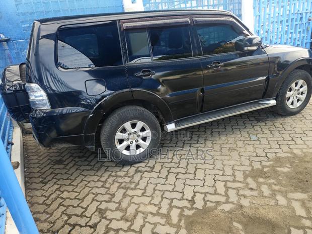 Mitsubishi Pajero 2015 Black