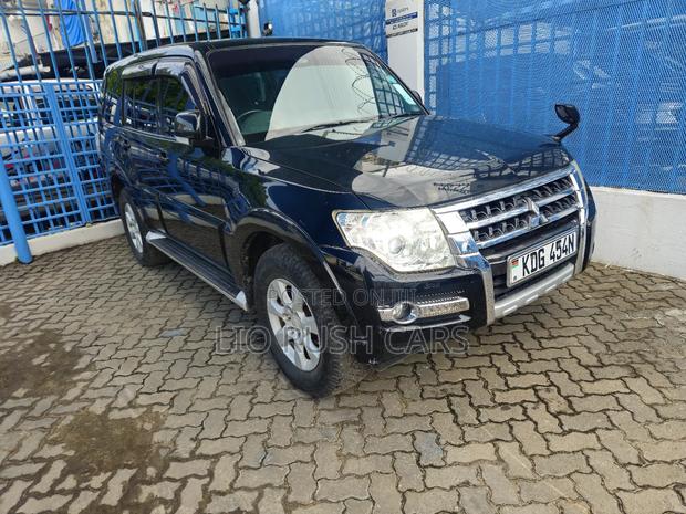 Mitsubishi Pajero 2015 Black