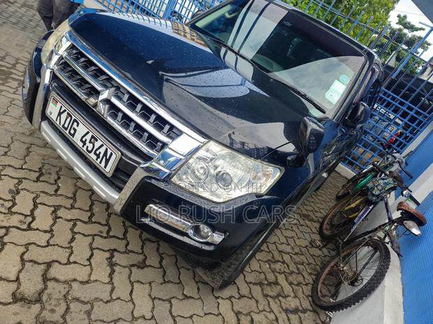 Mitsubishi Pajero 2015 Black