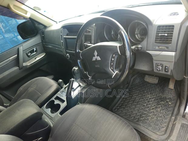 Mitsubishi Pajero 2015 Black