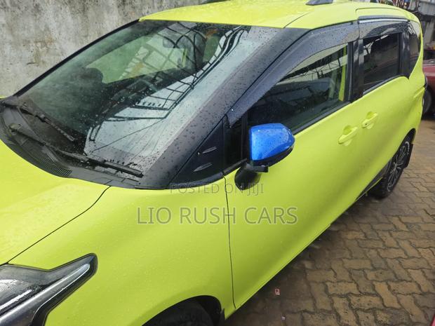 Toyota Sienta 2017