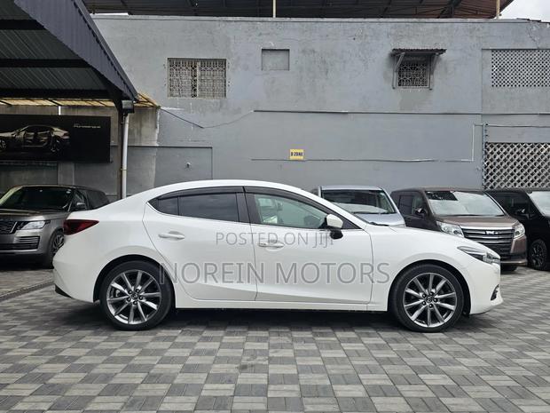 Mazda Axela 2017 White