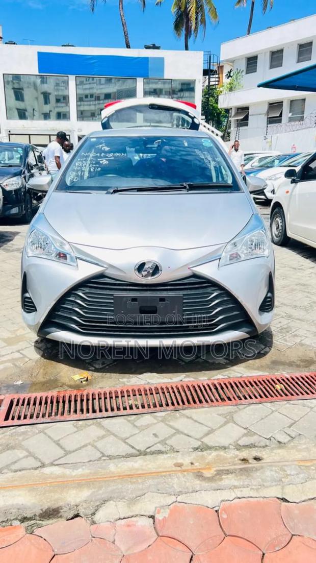 Toyota Vitz 2019 Silver