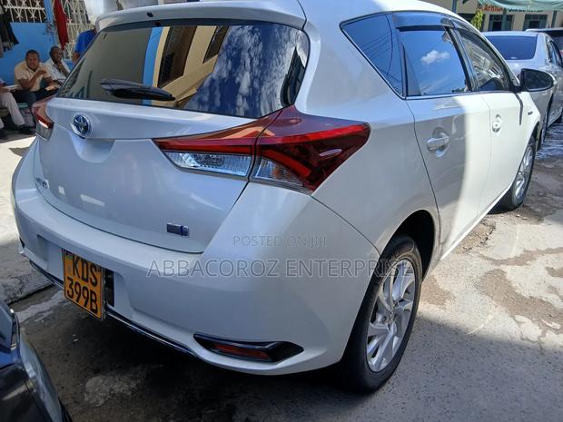 Toyota Auris 2017 Pearl