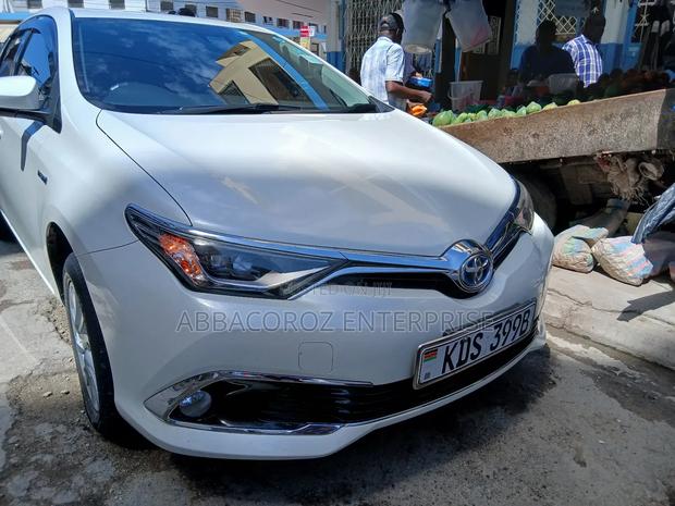 Toyota Auris 2017 Pearl