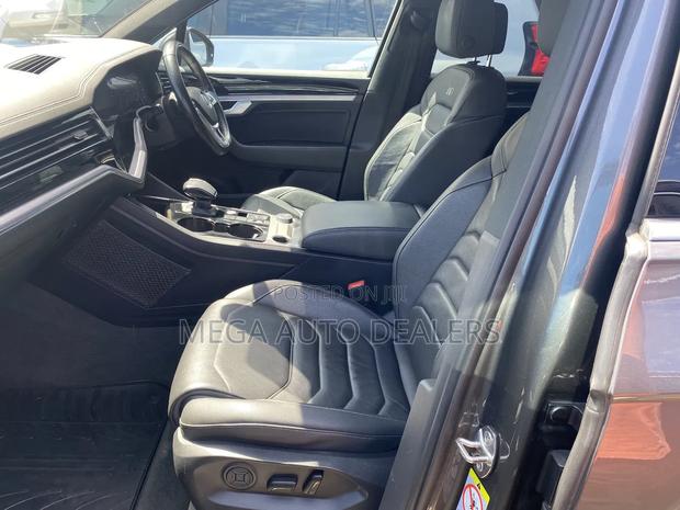 Volkswagen Touareg 2020 Gray