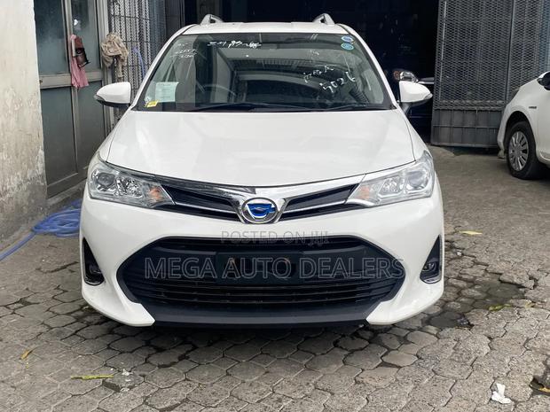 Toyota Corolla Fielder 2018 White