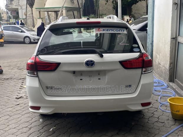 Toyota Corolla Fielder 2018 White