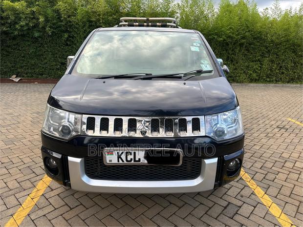 Mitsubishi Delica 2010 Black