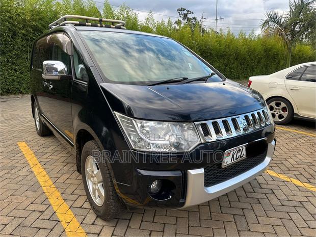 Mitsubishi Delica 2010 Black