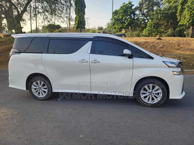 Toyota Vellfire 2016 White