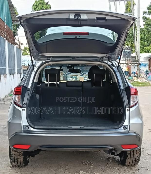 Honda Vezel 1.5 Hybrid 4WD 2018 Silver