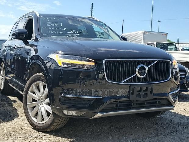 Volvo XC90 T5 Momentum AWD 2019 Black