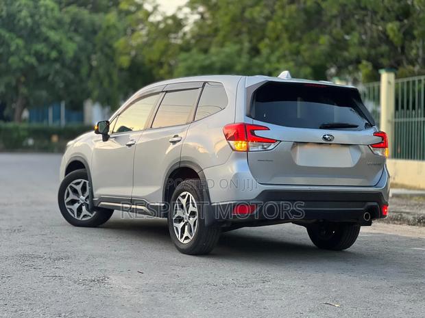 Subaru Forester 2018 Silver