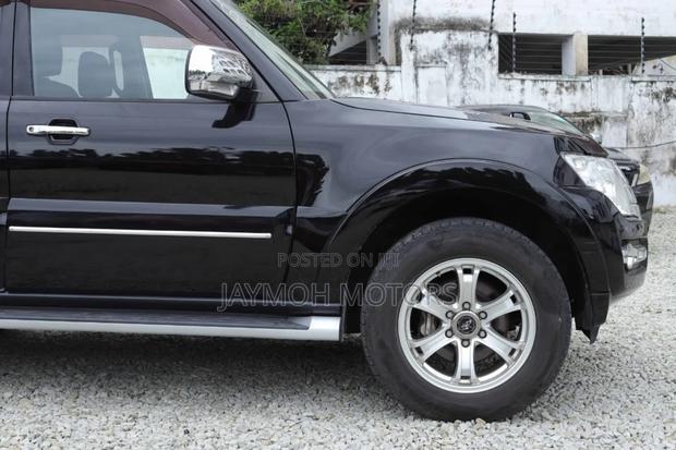 Mitsubishi Pajero 2018 Black