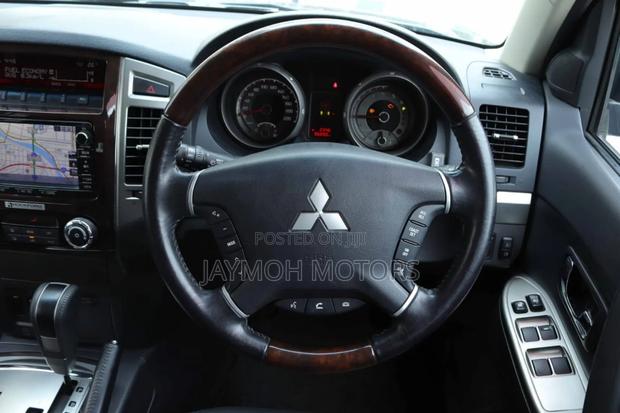 Mitsubishi Pajero 2018 Black