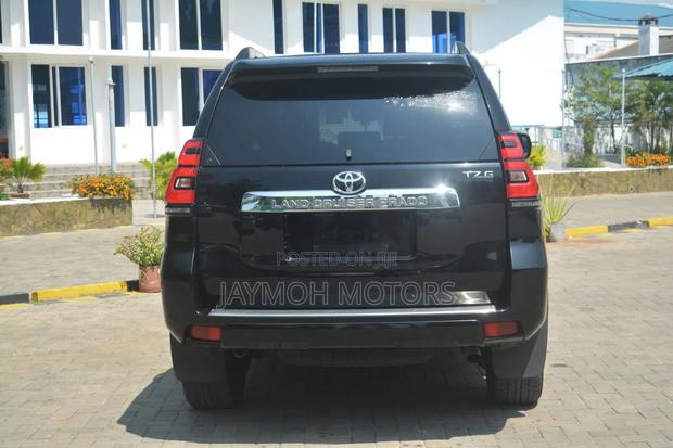 Toyota Land Cruiser Prado 2017 Black
