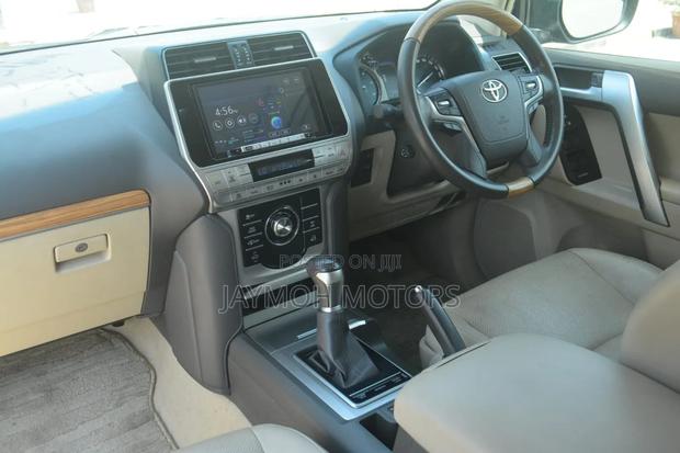 Toyota Land Cruiser Prado 2017 Black