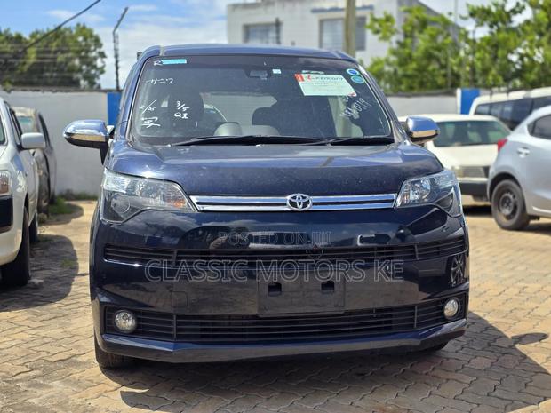 Toyota Spade 1.5 2018 Blue