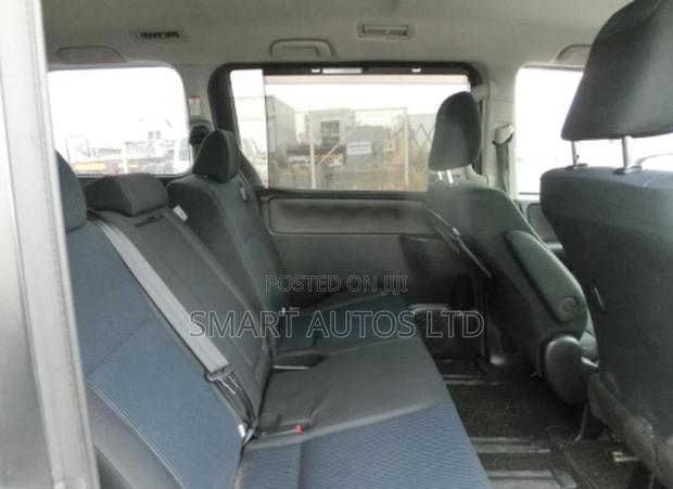 Toyota Voxy 2019 Silver