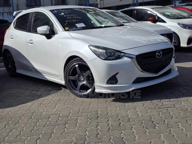 Mazda Demio 2018 White