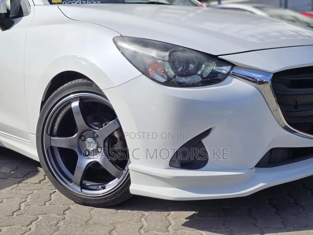 Mazda Demio 2018 White