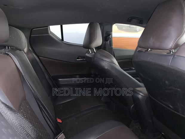 Toyota C-HR XLE Prermium FWD (2.0L 4cyl 2AM) 2018 Silver