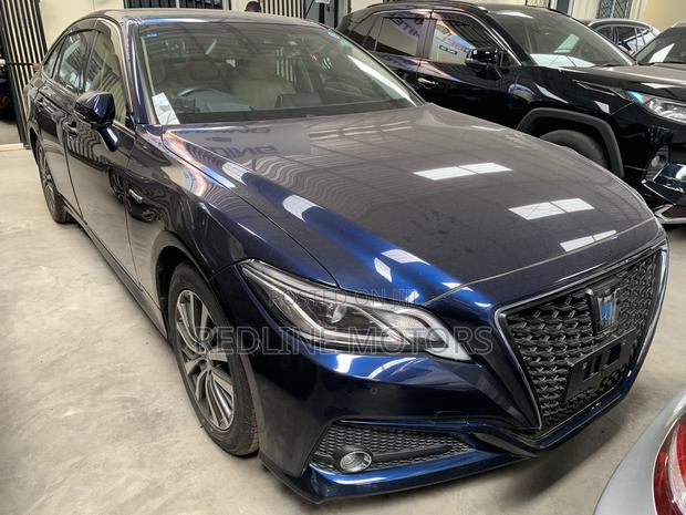 Toyota Crown 2018 Blue