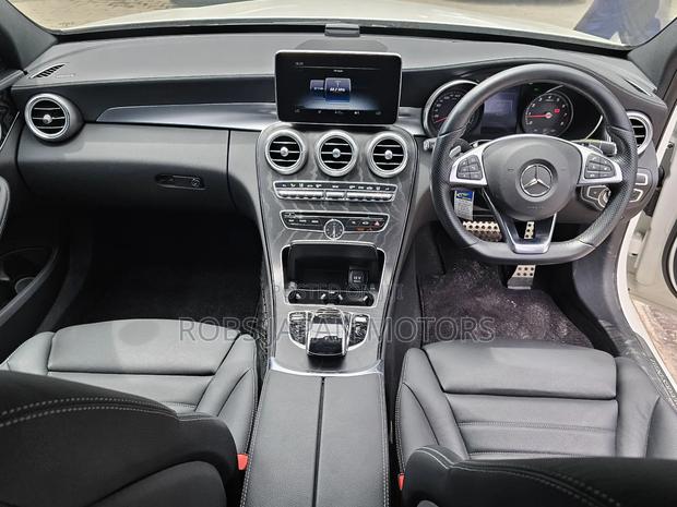 Mercedes-Benz C250 2018 Pearl