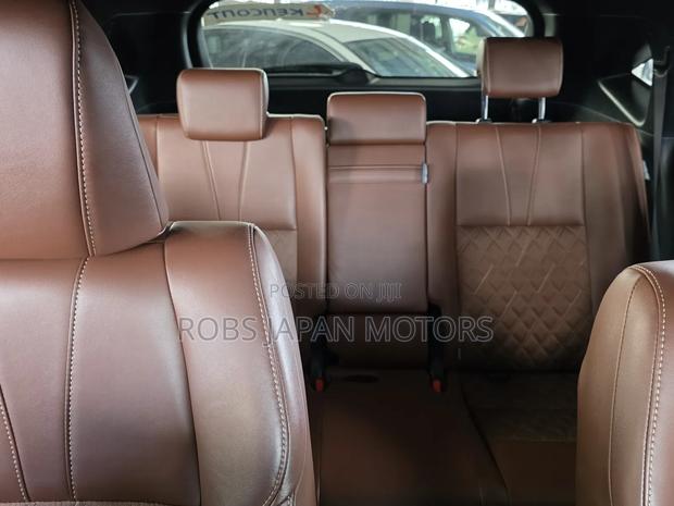 Toyota Harrier 2.0 2018 Off white