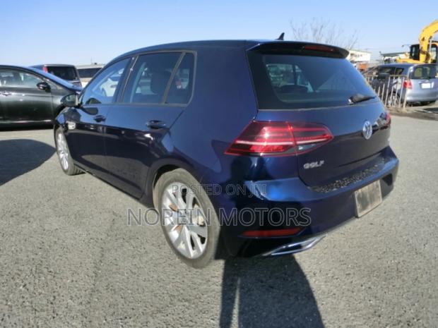 Volkswagen Golf 2018 Blue