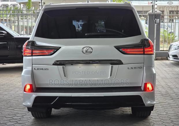 Lexus LX 570 AWD 2019 Pearl