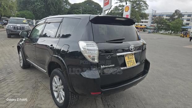 Toyota Vanguard 2011 Black