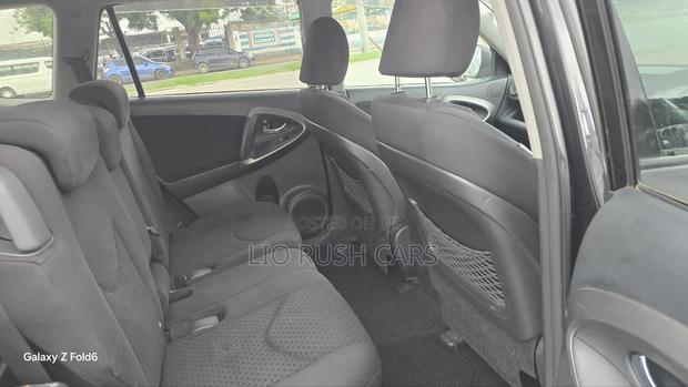 Toyota Vanguard 2011 Black