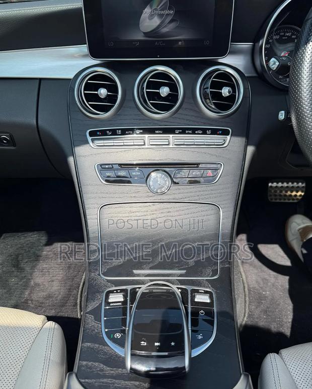 Mercedes-Benz C180 2018 Pearl