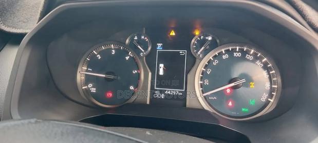 Toyota Land Cruiser Prado 2.8 2019 White