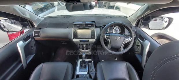 Toyota Land Cruiser Prado 2.8 2019 White